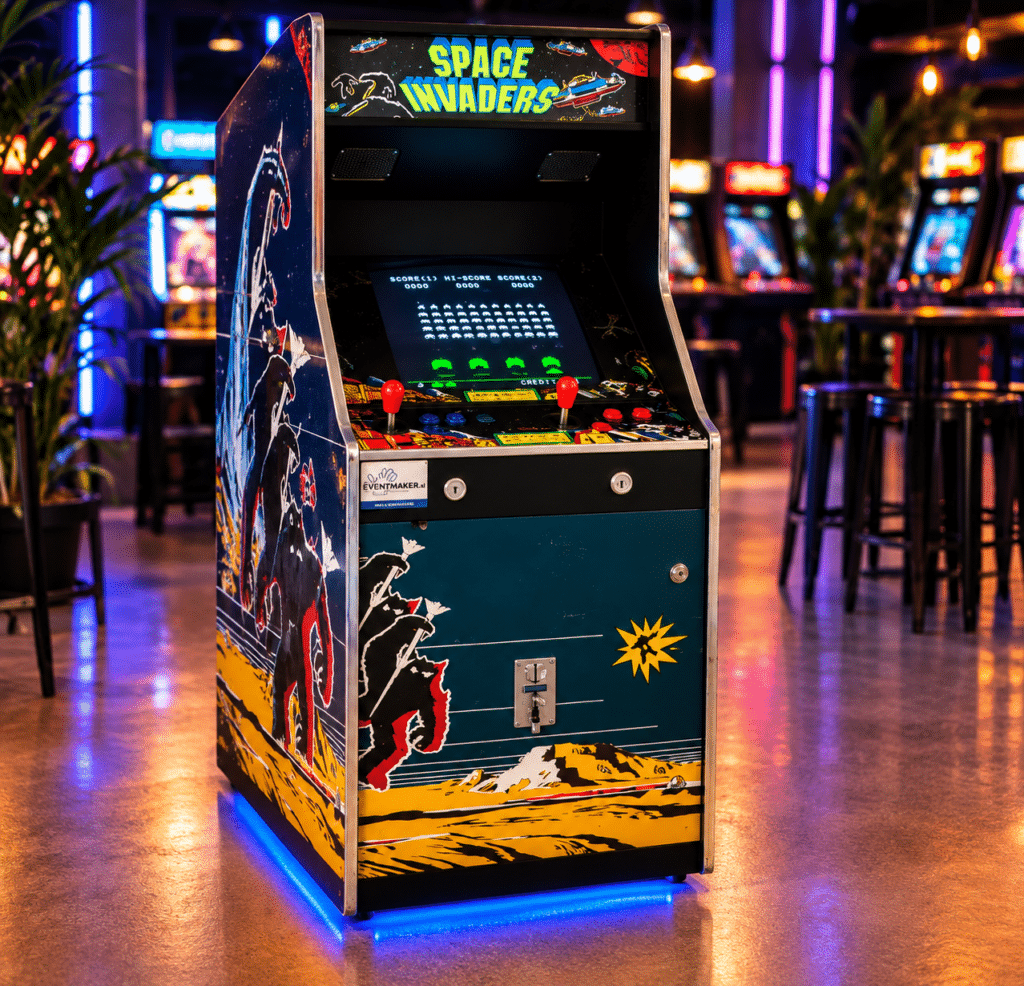 Close-up van Space Invaders arcadekast met scherm en bediening