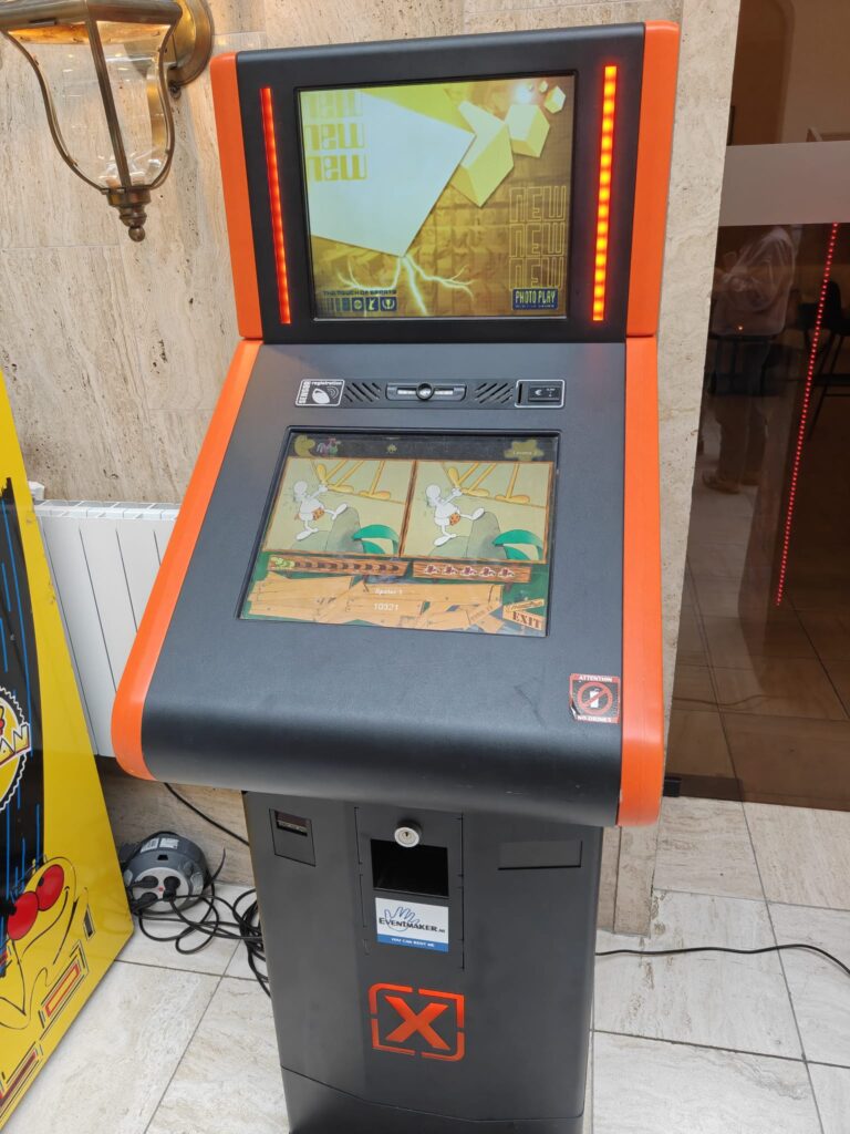 Find It Foto Play machine huren Find It Foto Play machine huren bij Eventrentals